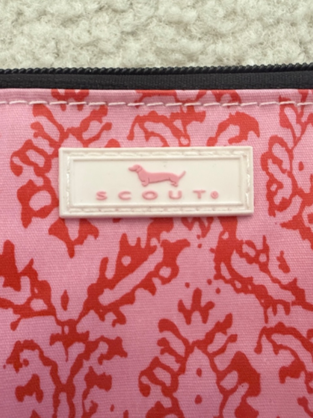 SCOUT Kate Wristlet - Picture 2 of 10